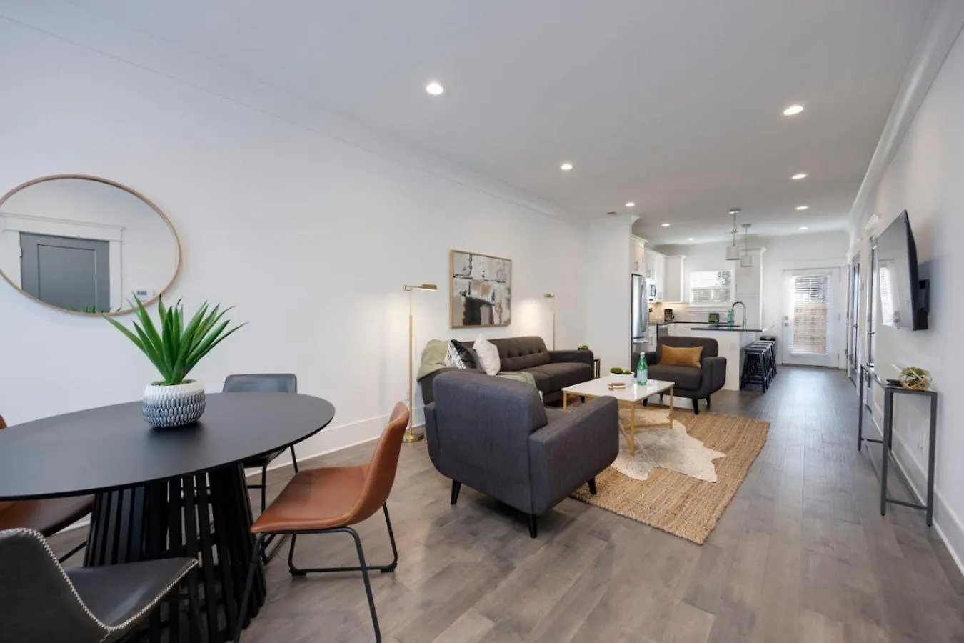 Beautiful Townhomes 2 Units With Outdoor Patios Nashville